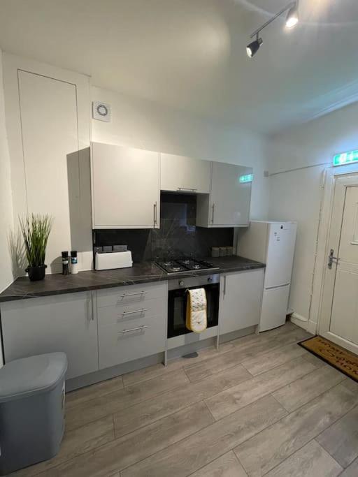 2 Bedrooms In Near Center * Edimburgo