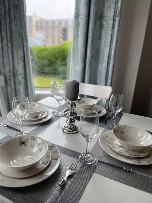 2 Bedrooms In Near Center Apartamento Edimburgo